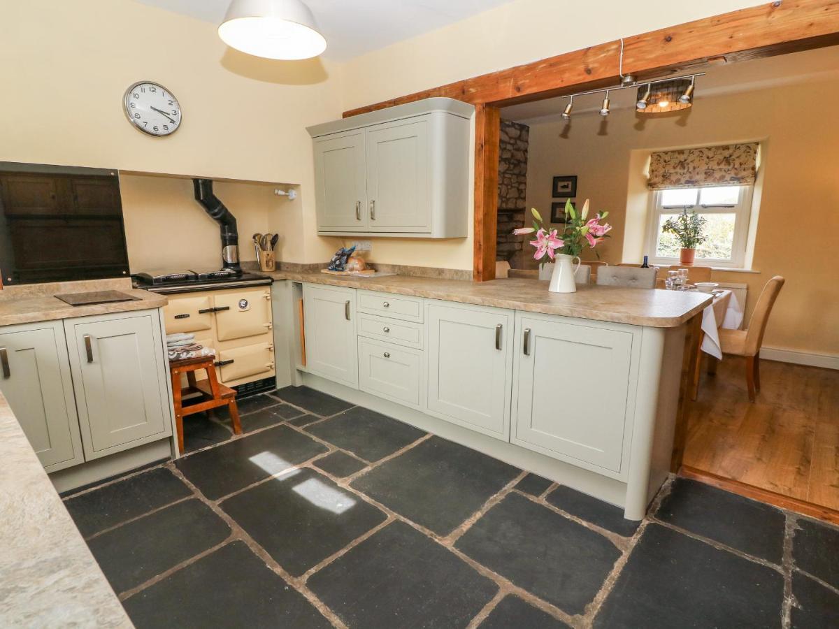 Waingate Cottage Cark ภายนอก รูปภาพ