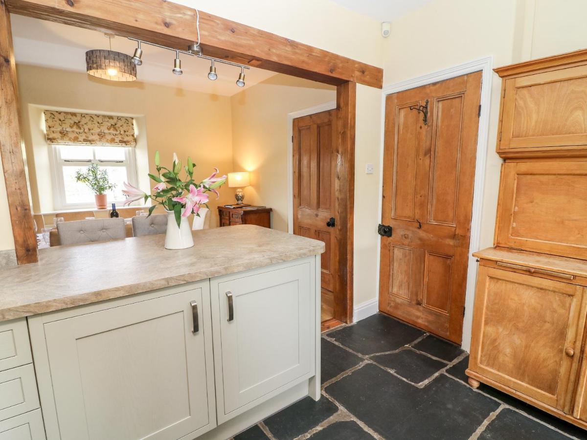 Waingate Cottage Cark ภายนอก รูปภาพ
