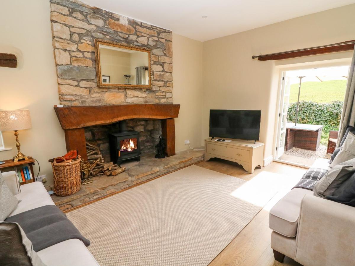 Waingate Cottage Cark ภายนอก รูปภาพ
